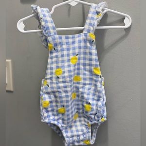 Carter’s body baby size 12M